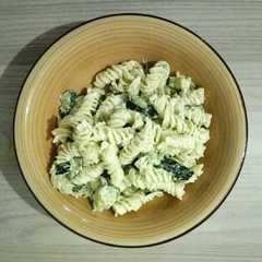 Foto di Fusilli zucchine, panna e nocciole