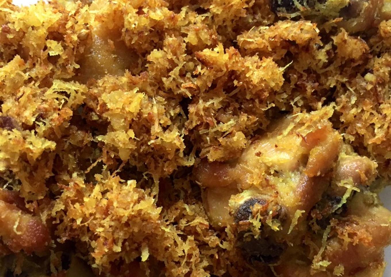 12. Ayam goreng serundreng