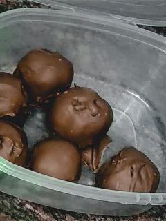 Una foto de Mazapanes bañados en chocolate
