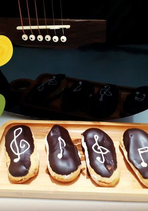 A picture of Chocolate Eclairs.