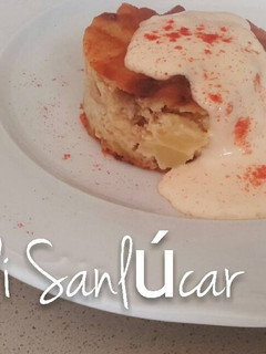 Una foto de Pastel de patata con mahonesa al pimentón