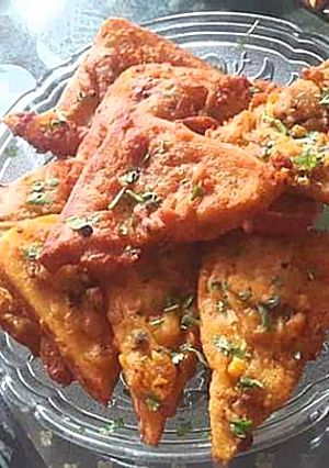 A picture of Bread pakora.