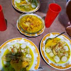 A picture of OPOR AYAM KAMPUNG +TELUR+TAHU TER-SYEDAAAPP. JAMIN!!.