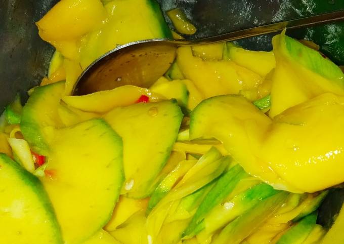 Langkah Mudah untuk Menyiapkan Rujak Mangga Kopyok Anti Gagal