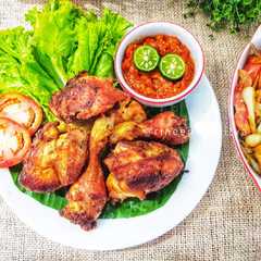 A picture of Ayam goreng bumbu kuning khas sunda.