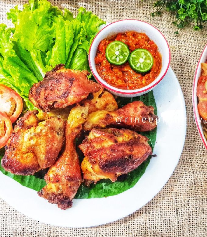 Foto resep Ayam goreng bumbu kuning khas sunda