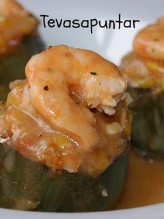 Una foto de Alcachofas rellenas de bacalao y langostinos