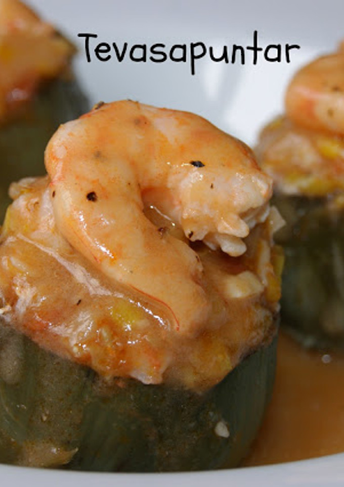 Una foto de Alcachofas rellenas de bacalao y langostinos