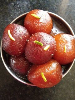 ரவா ஜமுன் செய்முறை முக்கிய புகைப்படம்