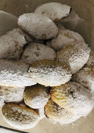 A picture of Maamoul with Walnuts.