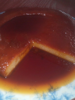 Una foto de Flan de banana galleta