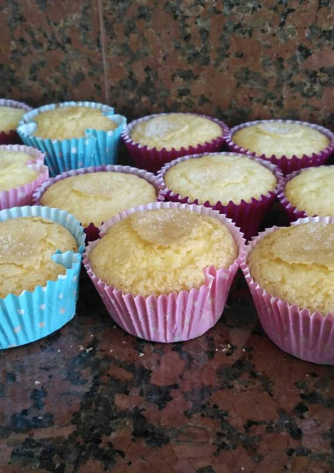 Una foto de Muffins esponjosos con aceite