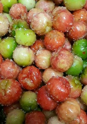Hình của món Sơ ri trộn muối ớt.