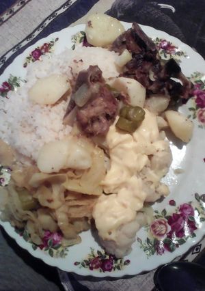 A picture of Cauliflower sauce.