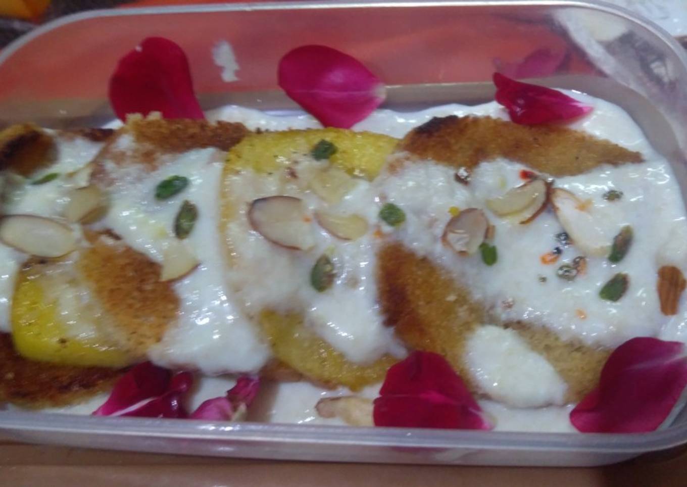 Shahi tukda with caramelized apple