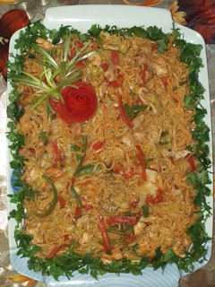A picture of Chicken vegetable noodles.