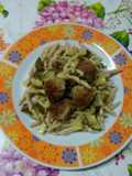 Trofie integrali con polpette di zucchine e cubetti di zucchine