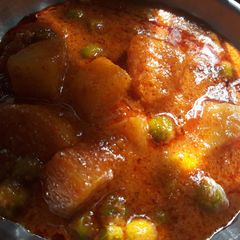 A picture of Aloo Matar.