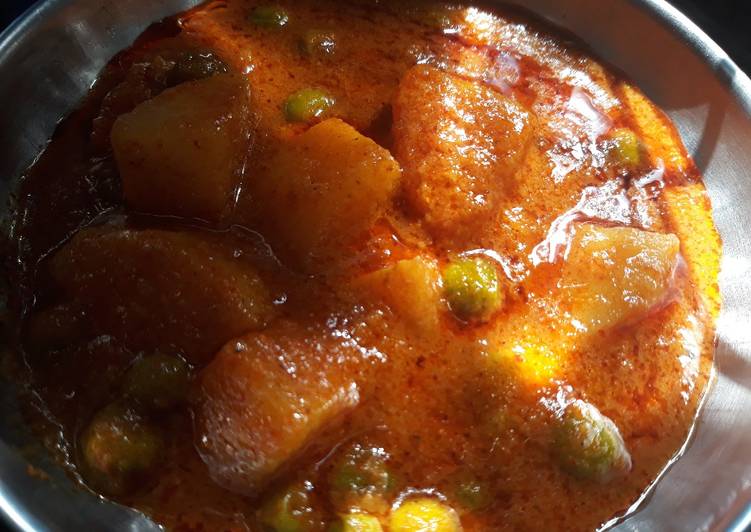 How to Prepare Speedy Aloo Matar