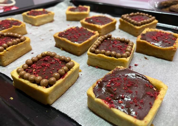 Raspberry Chocolate Ganache Tart