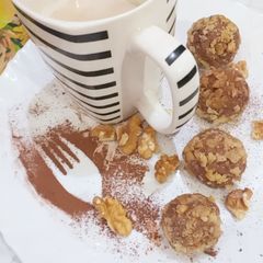 A picture of Chocolate wallnuts ball.