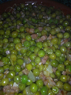 Una foto de Guisantes con jamón