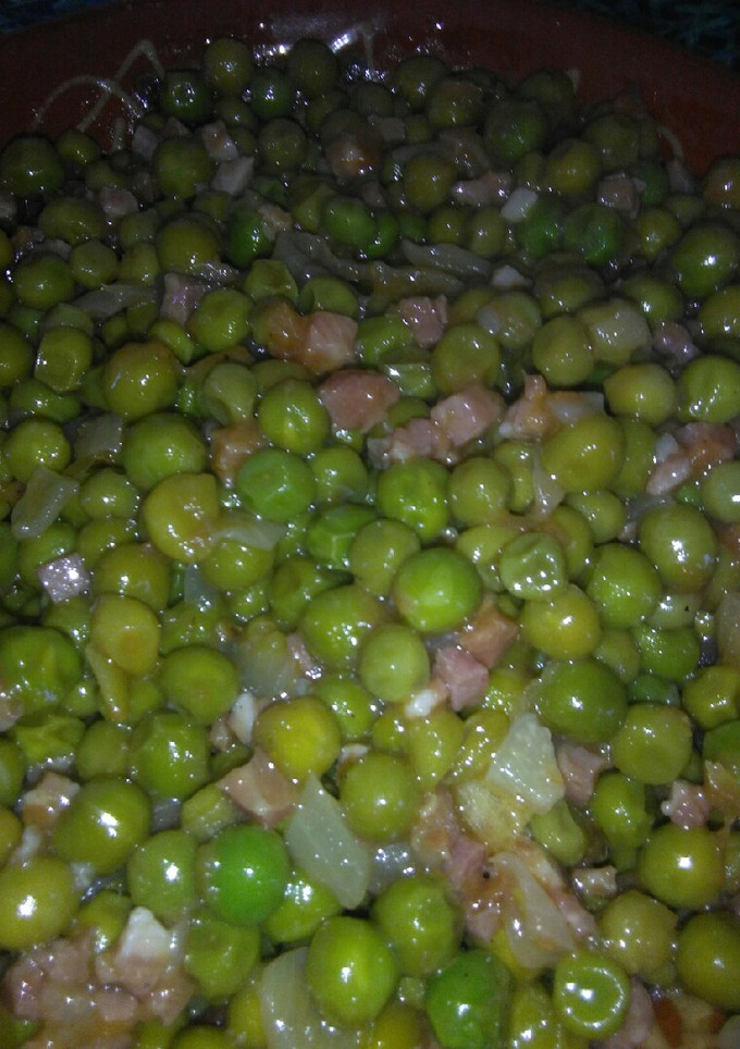 Una foto de Guisantes con jamón