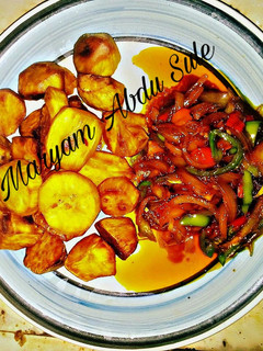 A picture of Fried Sweet potatoes and Onion sauce.