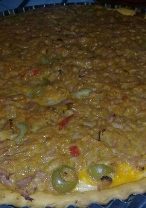Una foto de Tarta de atún 🍽🍷
