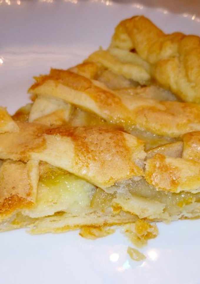 Una foto de Pear cake🍰🍐