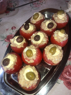 Una foto de Tomate relleno 👌