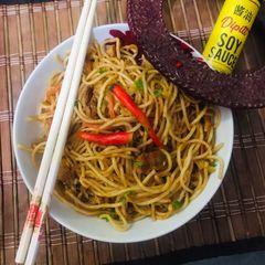 A picture of Chinese noodles 🍲 bowl.