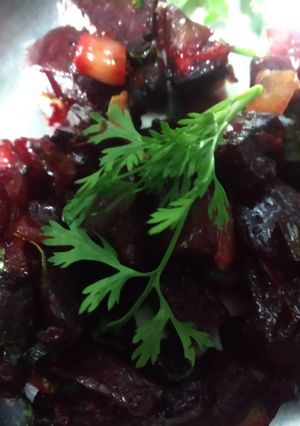 बीट की सब्जी (beet ki sabzi recipe in Hindi) रेसिपी मुख्य फोटो