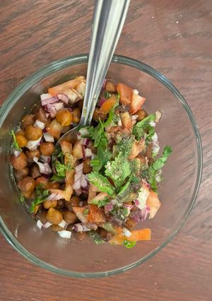 चणा चटपटा (chana chatpata recipe in marathi) रेसिपी चे मुख्य फोटो 