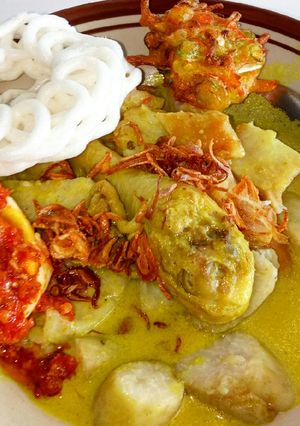 Foto resep Lontong opor ayam dkk