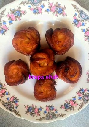 A picture of Gulabe gulabjamun.