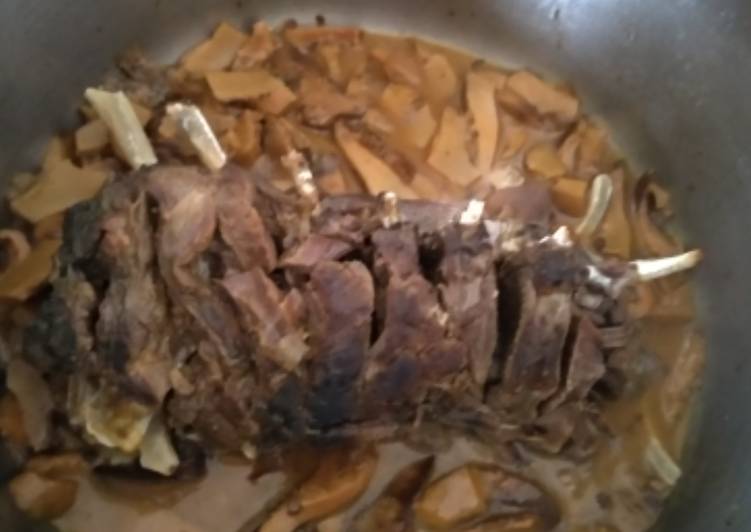 Corzo guisado con níscalos