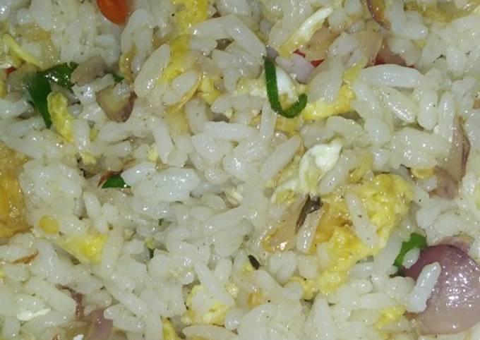 Nasi goreng daun jeruk (simple)