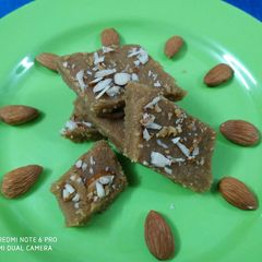 A picture of Danedar Sukhadi (Gur Papdi).