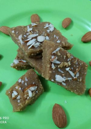 A picture of Danedar Sukhadi (Gur Papdi).