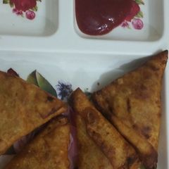 Chicken veg and mac samosa A picture of Chicken veg and mac samosa.