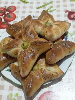 صورة لوصفة مملحات الوردة بالجبن