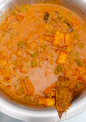 পনির বাদামি (paneer badami recipe in Bengali) রেসিপির প্রধান ছবি