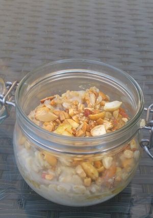 A picture of Oat breakfast jar.
