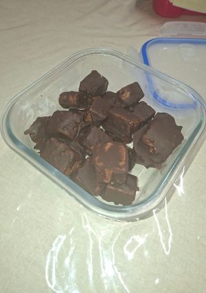 Una foto de Cuadraditos de naranja bañados en chocolate