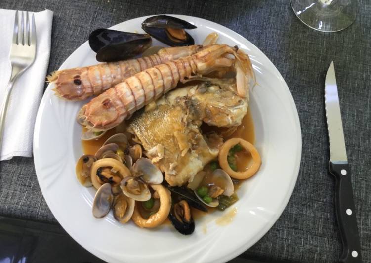 Suquet de dorada  con galeras y calamar