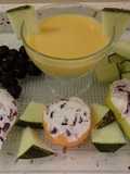 Melocotones y peras rellenos de mascarpone con cerezas y smoothie de papaya y melón