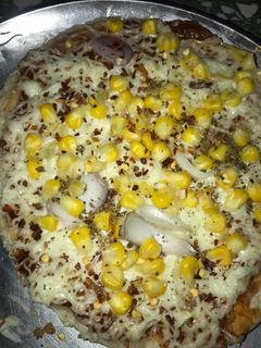 ગોલ્ડન કોર્ન પીઝા(Golden Corn Pizza Recipe in Gujarati) રેસીપી મુખ્ય ફોટો