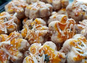 Foto resep Garlic Cheese Cookies