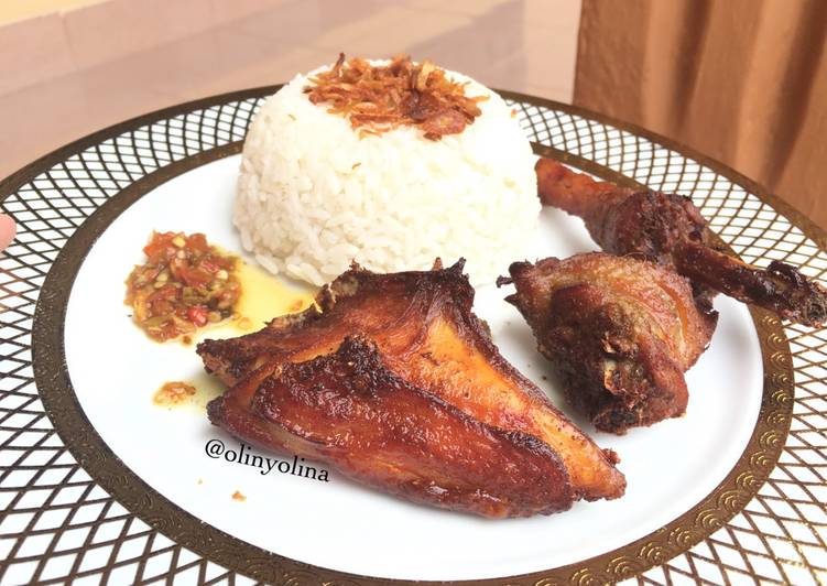 Resep Ayam Kampung Goreng Ungkep by @olinyolina Anti Gagal
